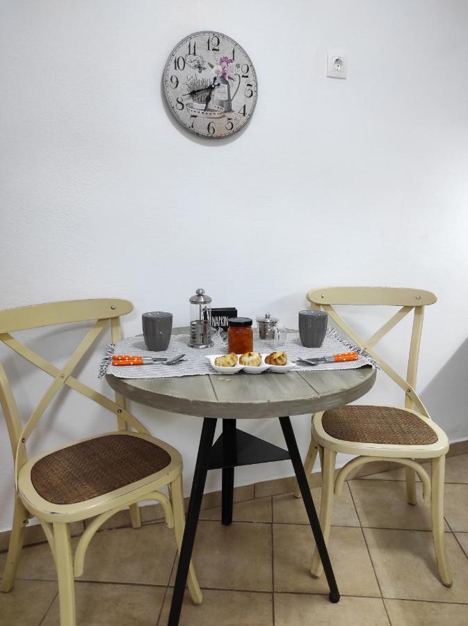 Secret Stories Studio Apartment Ираклио Екстериор снимка